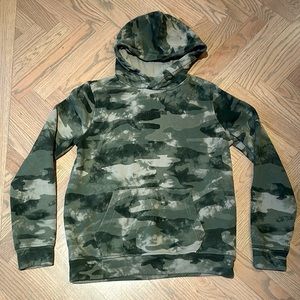 Boys Abercrombie Green Camo Hooded Sweatshirt, size XL